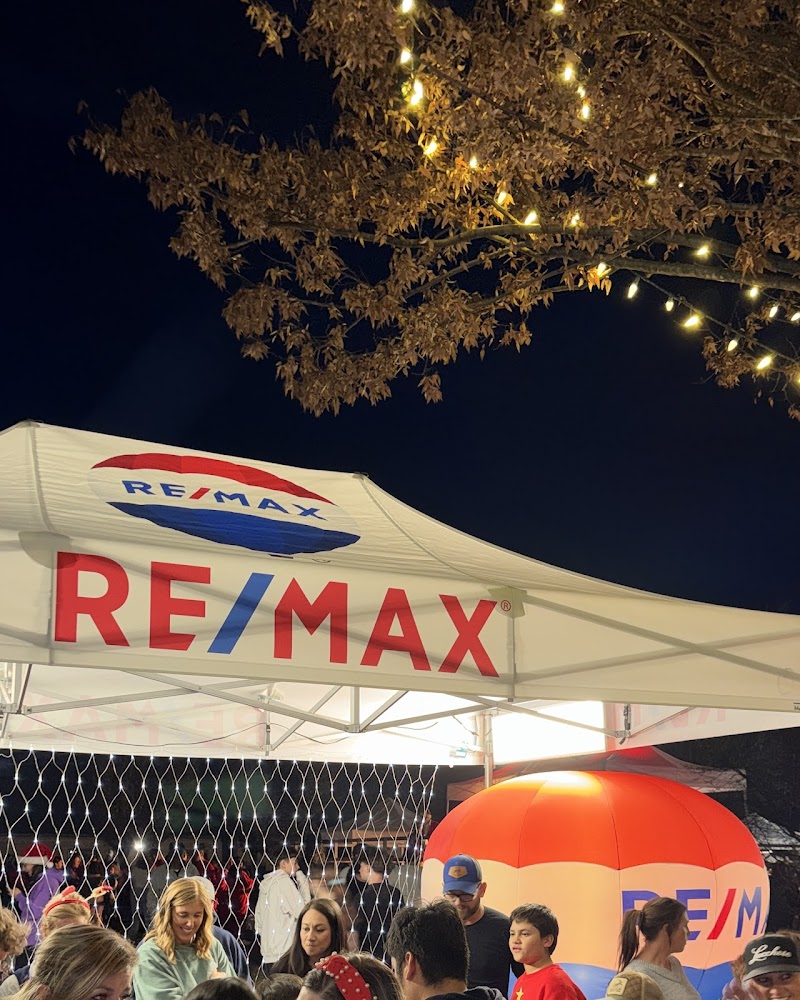 Cole Dinges, Realtor, RE/MAX Complete photo 3